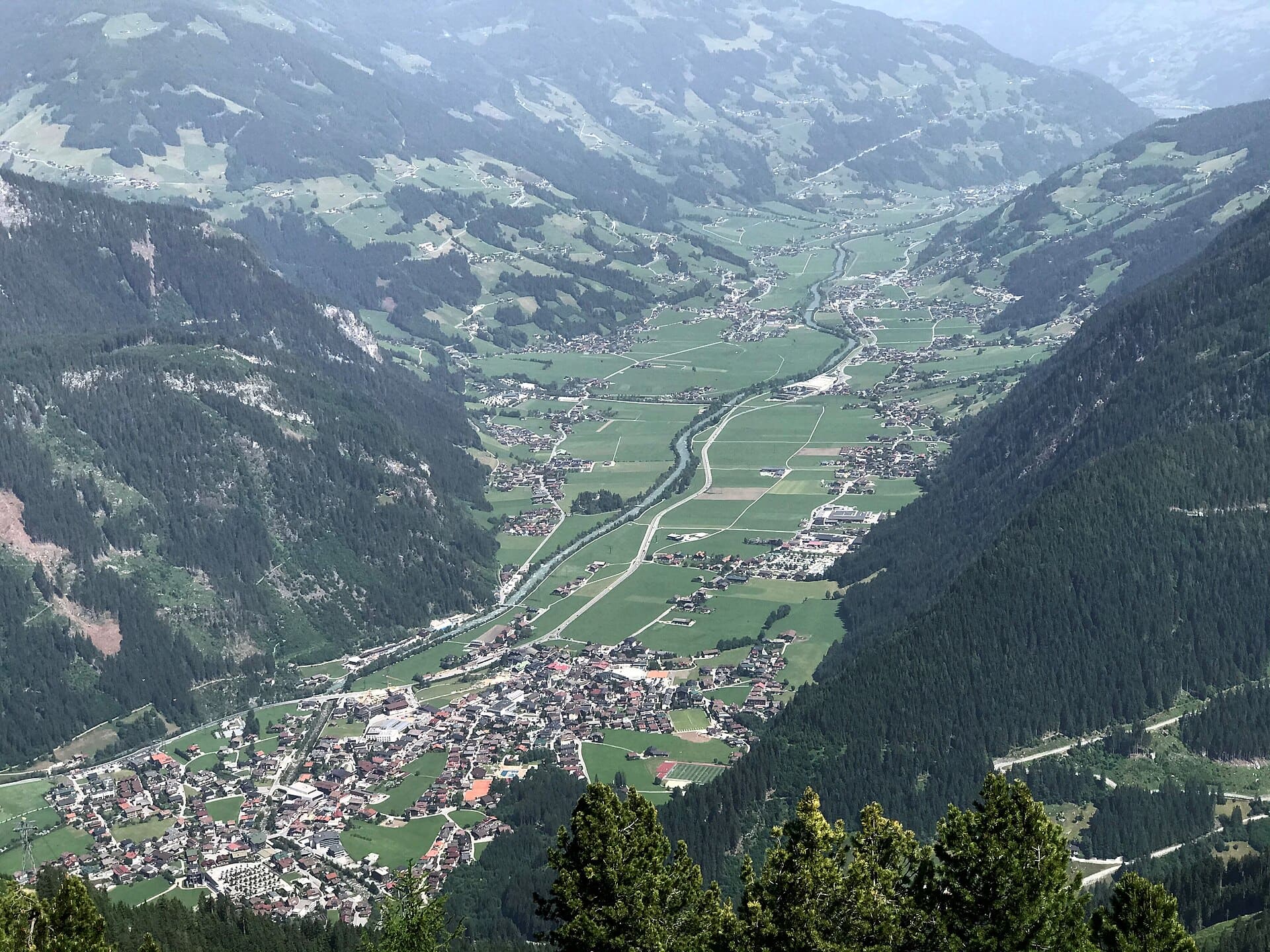 Blick auf Mayrhofen und das Zillertal